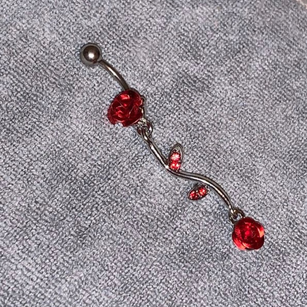 Rosevine belly piercing